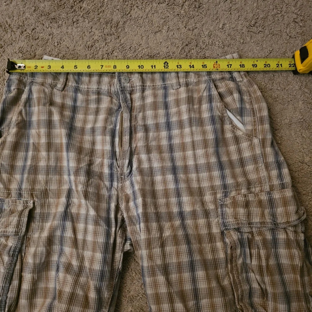 Levi's White Tab Plaid Cargo 100% Cotton Shorts Size 36 - Picture 9 of 9